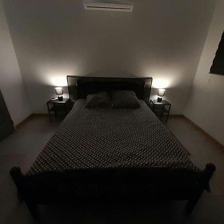 Appartement Spacieux &Tres Calme. Spacious & Very Quiet Apartment. Carros Buitenkant foto