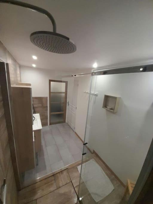 Appartement Spacieux &Tres Calme. Spacious & Very Quiet Apartment. Carros Buitenkant foto