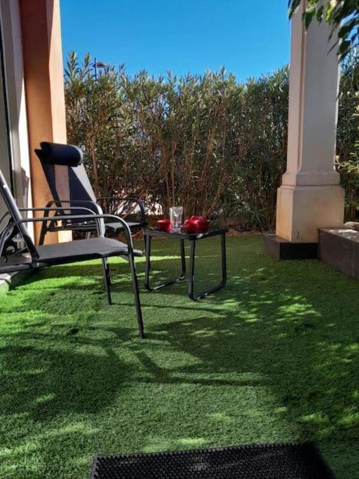 Appartement Spacieux &Tres Calme. Spacious & Very Quiet Apartment. Carros Buitenkant foto