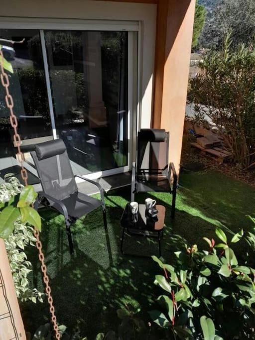Appartement Spacieux &Tres Calme. Spacious & Very Quiet Apartment. Carros Buitenkant foto