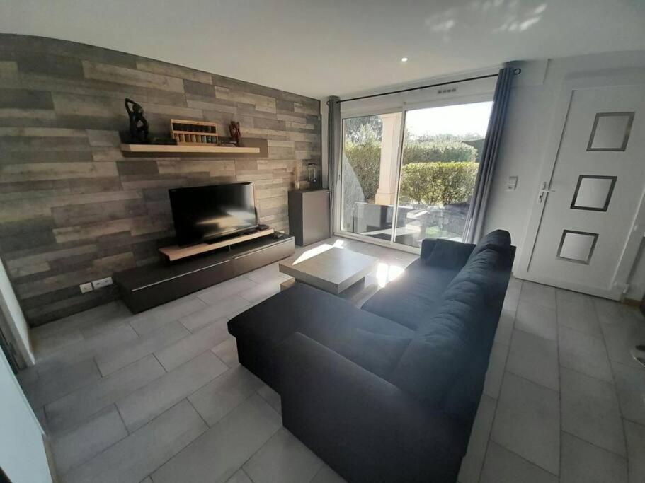 Appartement Spacieux &Tres Calme. Spacious & Very Quiet Apartment. Carros Buitenkant foto