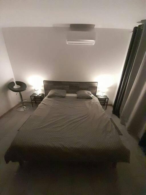 Appartement Spacieux &Tres Calme. Spacious & Very Quiet Apartment. Carros Buitenkant foto