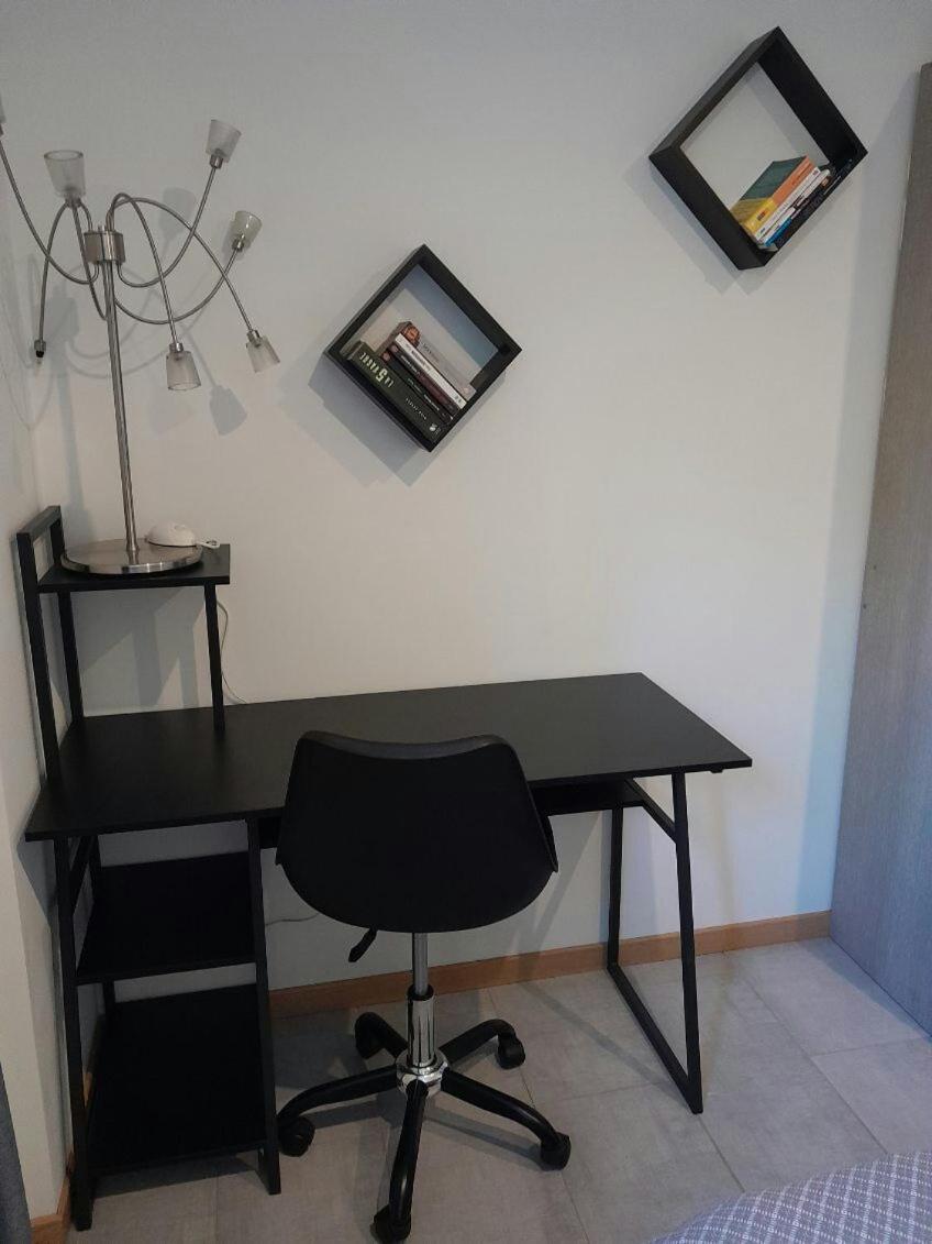 Appartement Spacieux &Tres Calme. Spacious & Very Quiet Apartment. Carros Buitenkant foto