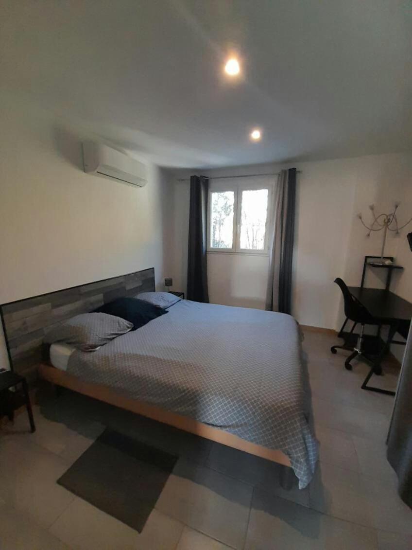 Appartement Spacieux &Tres Calme. Spacious & Very Quiet Apartment. Carros Buitenkant foto