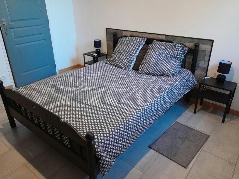 Appartement Spacieux &Tres Calme. Spacious & Very Quiet Apartment. Carros Buitenkant foto